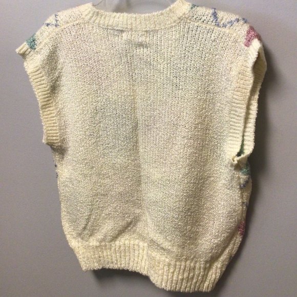 Carriage Court - Cream V-neck pink & green argyle sweater vest - Picture 2 of 6